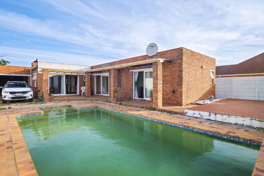 3 Bedroom Property for Sale in Lotus River Western Cape